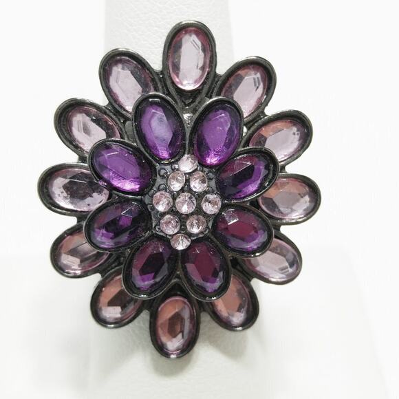 Purple & Lavender Flower Gun Metal Gray Stretch Ring, Size 7 - Picture 3 of 8